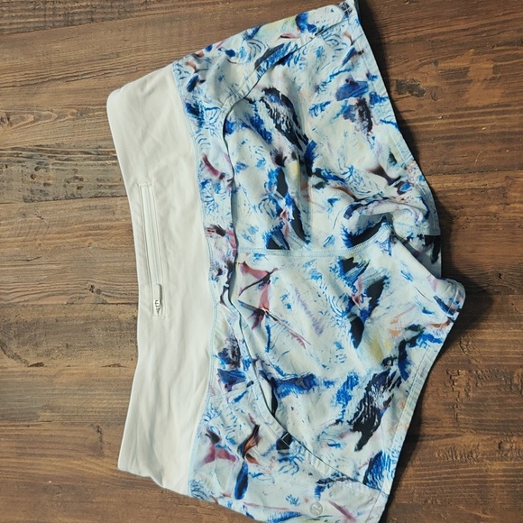 Lululemon running shorts - Picture 3 of 6